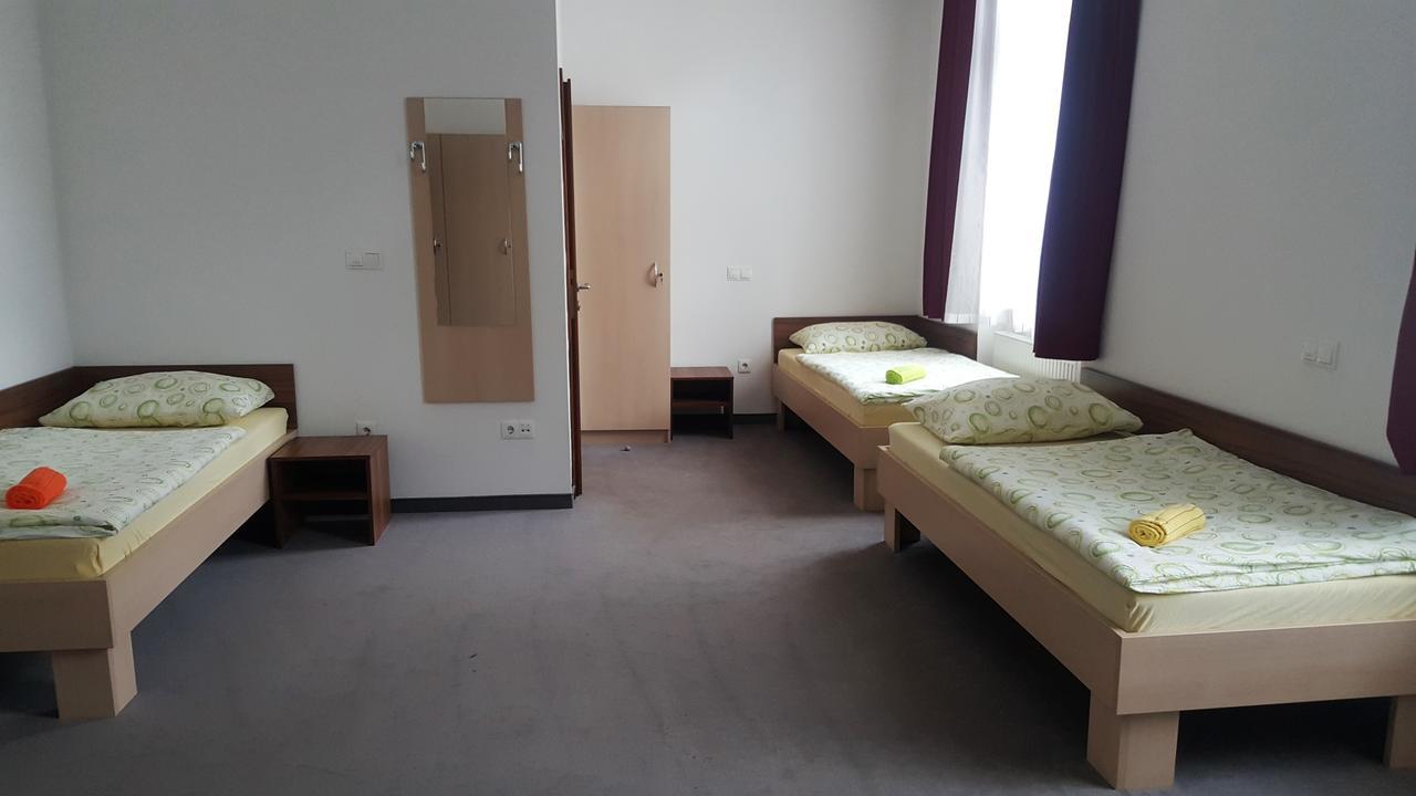 Hotel & Hostel Marenberg Radlje Radlje ob Dravi Eksteriør bilde