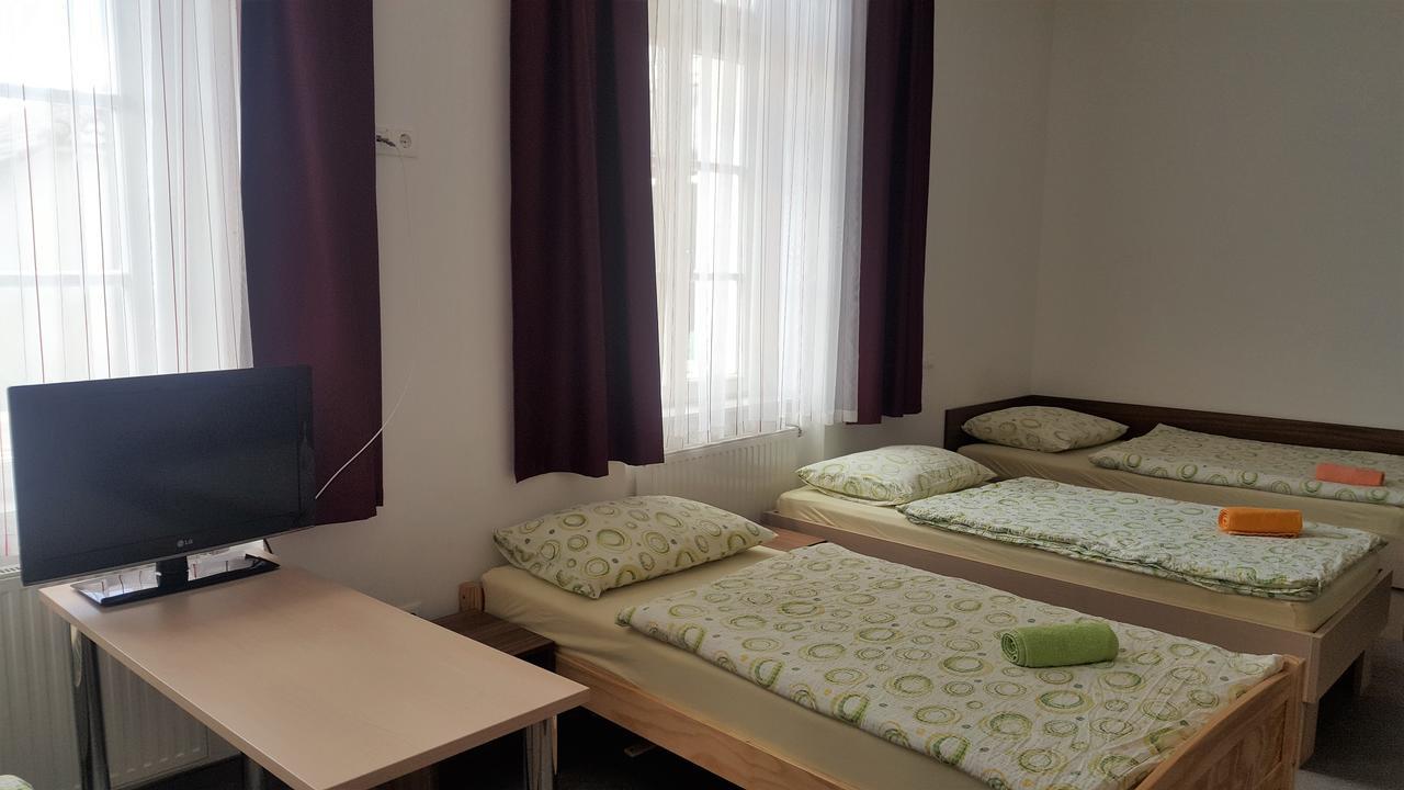 Hotel & Hostel Marenberg Radlje Radlje ob Dravi Eksteriør bilde